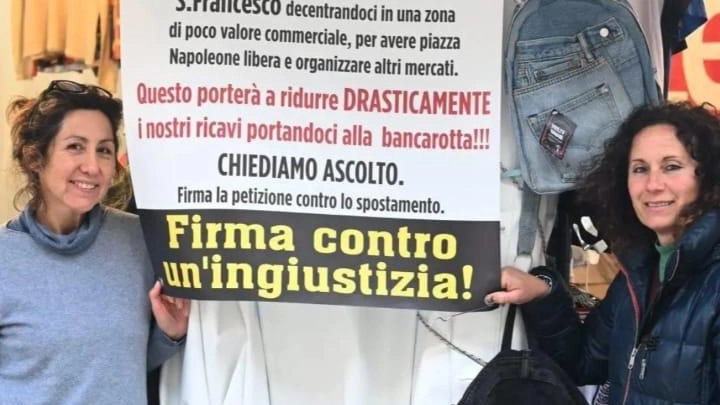 Il lancio della petizione (400 firme) Il lancio della petizione (400 firme)