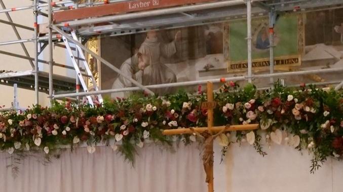 https://www.lanazione.it/image-service/view/acePublic/alias/contentid/YTA0ZTk2YzMtOGViMi00/0/solennita-del-perdono-di-assisi-attesi-migliaia-di-pellegrini-tra-basilica-e-porziuncola.jpeg?f=16:9&w=1200&h=630