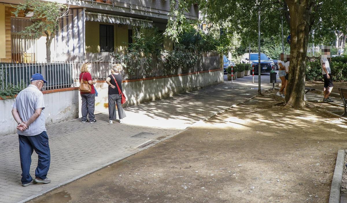 Giardini, nottate sotto assedio. La sindaca: "Contatterò le famiglie" Giardini, nottate sotto assedio. La sindaca: "Contatterò le famiglie"