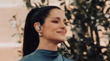 Anche l’artista lucchese Felicity Lucchesi (nella foto) ha partecipato ieri sera, sul palco dell’Arena di Verona, al grande evento benefico... Anche l’artista lucchese Felicity Lucchesi (nella foto) ha partecipato ieri sera, sul palco dell’Arena di Verona, al grande evento benefico...