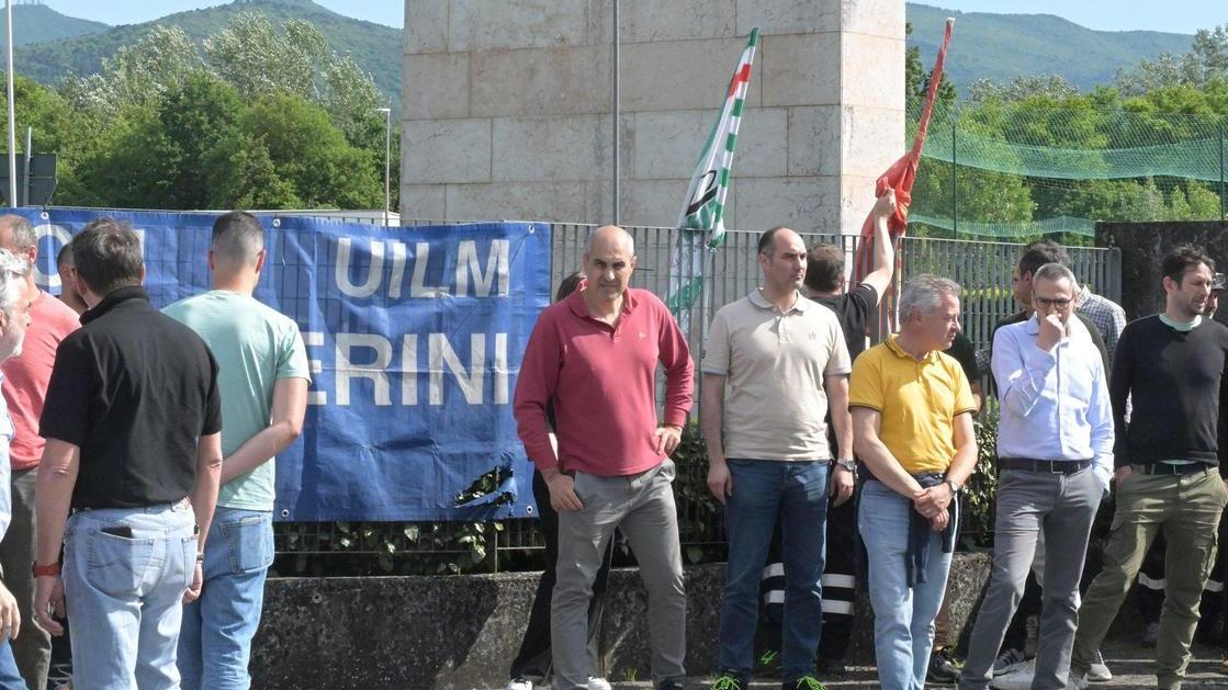 “Presidio per la Valmet oggi lungo il percorso“ “Presidio per la Valmet oggi lungo il percorso“