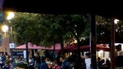 Il consigliere di Sinistra Unita Luigi Sofia e, sopra, uno scorcio di Piazza Chiara Gambacorti, altrimenti conosciuta come Piazza della Pera Il consigliere di Sinistra Unita Luigi Sofia e, sopra, uno scorcio di Piazza Chiara Gambacorti, altrimenti conosciuta come Piazza della Pera