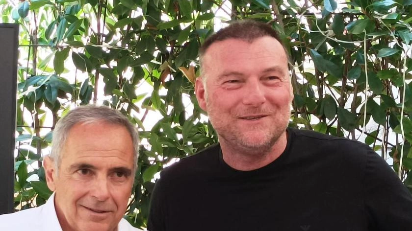Il nuovo allenatore Antonio Andreucci insieme al diesse Massimo Taibi Il nuovo allenatore Antonio Andreucci insieme al diesse Massimo Taibi