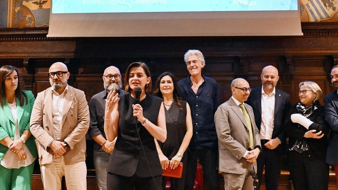 La sindaca e gli assessori della giunta comunale La sindaca e gli assessori della giunta comunale