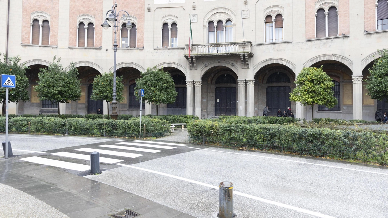 Ieri l’udienza preliminare per i 9 coinvolti nella rissa poi sfociata nel delitto. Il 29 novembre si presenteranno le richieste per i riti alternativi. Tre in carcere.