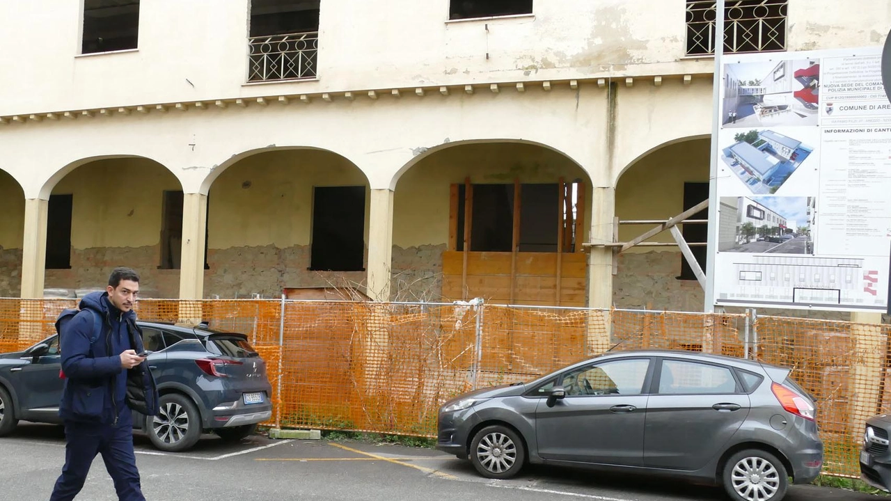Il cantiere di via Filzi, dove è localizzata la nuova caserma dei vigili urbani