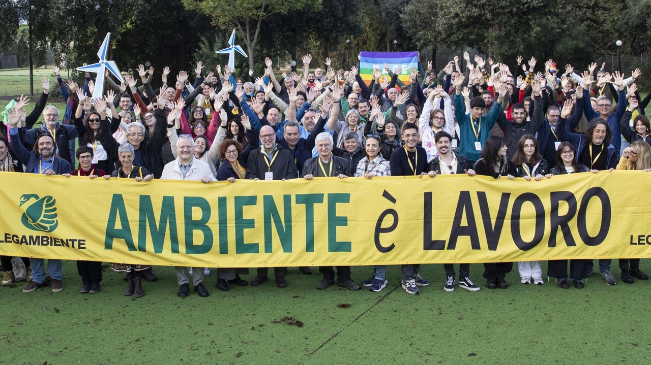 Alcuni dei circa cinquecento volontari che hanno preso parte all’assemblea dei Circoli di Legambiente che si è svolta a Rispescia