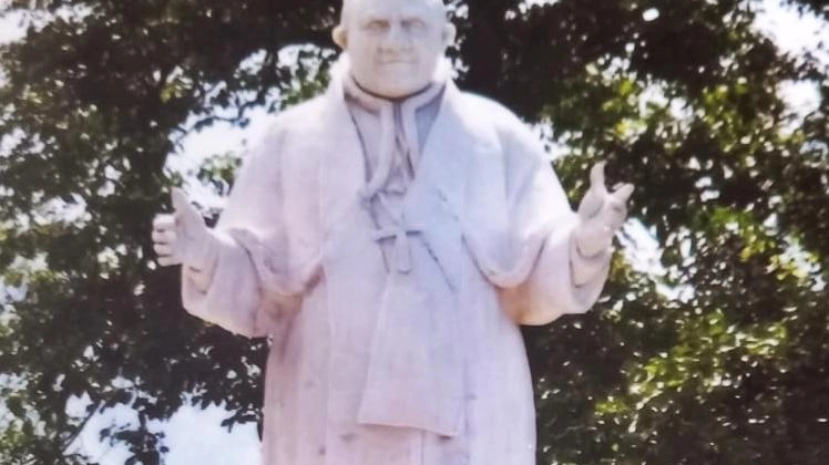 Il decimo anniversario della canonizzazione di Papa San Giovanni XXIII sarà celebrato a Campareccia con una cerimonia presieduta da Don Flavio. Il monumento dedicato al "Papa della pace" sarà al centro delle preghiere per la fine dei conflitti nel mondo. Il decimo anniversario della canonizzazione di Papa San Giovanni XXIII sarà celebrato a Campareccia con una cerimonia presieduta da Don Flavio. Il monumento dedicato al "Papa della pace" sarà al centro delle preghiere per la fine dei conflitti nel mondo.