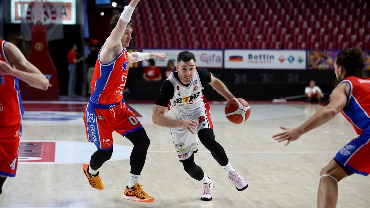 Marco Di Pizzo ha chiuso gara-3 con 15 punti e 8 rimbalzi (Walter Dabalà) Marco Di Pizzo ha chiuso gara-3 con 15 punti e 8 rimbalzi (Walter Dabalà)