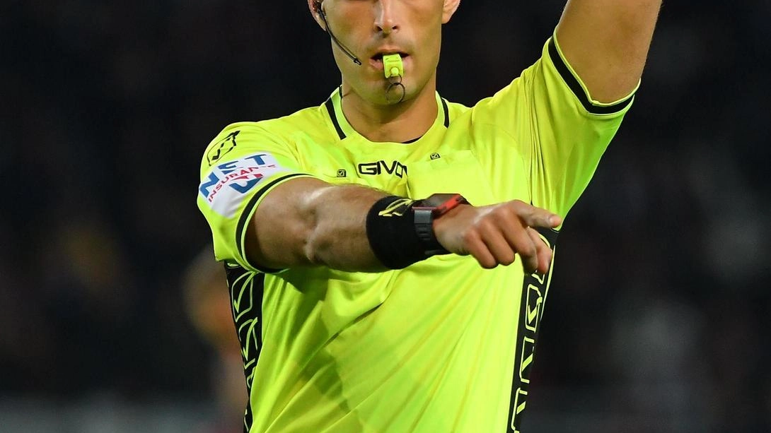La sfida del ’Ceravolo’ fra Catanzaro e Spezia (inizio alle 17.15) sarà diretta da Matteo Marchetti, arbitro della sezione Aia... La sfida del ’Ceravolo’ fra Catanzaro e Spezia (inizio alle 17.15) sarà diretta da Matteo Marchetti, arbitro della sezione Aia...