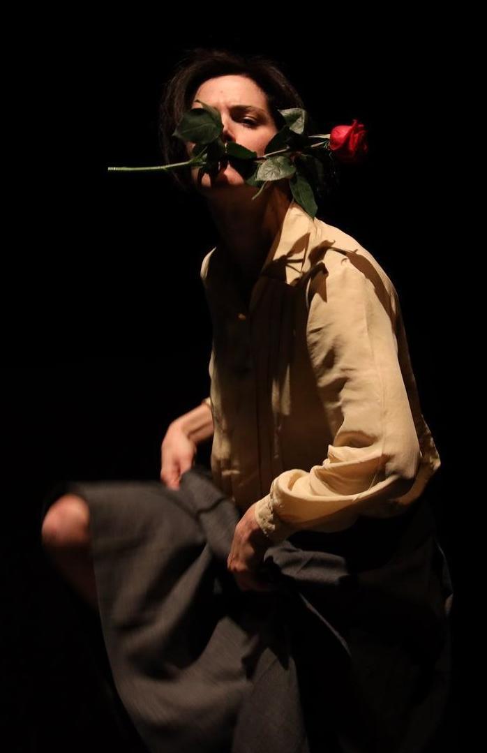https://www.lanazione.it/image-service/view/acePublic/alias/contentid/YTE1MTYzMTYtZmViNC00/0/due-spettacoli-ununica-artista-lestro-di-valentina-dal-mas-trasforma-la-danza-in-racconto.jpeg?f=1.91:1&w=1200