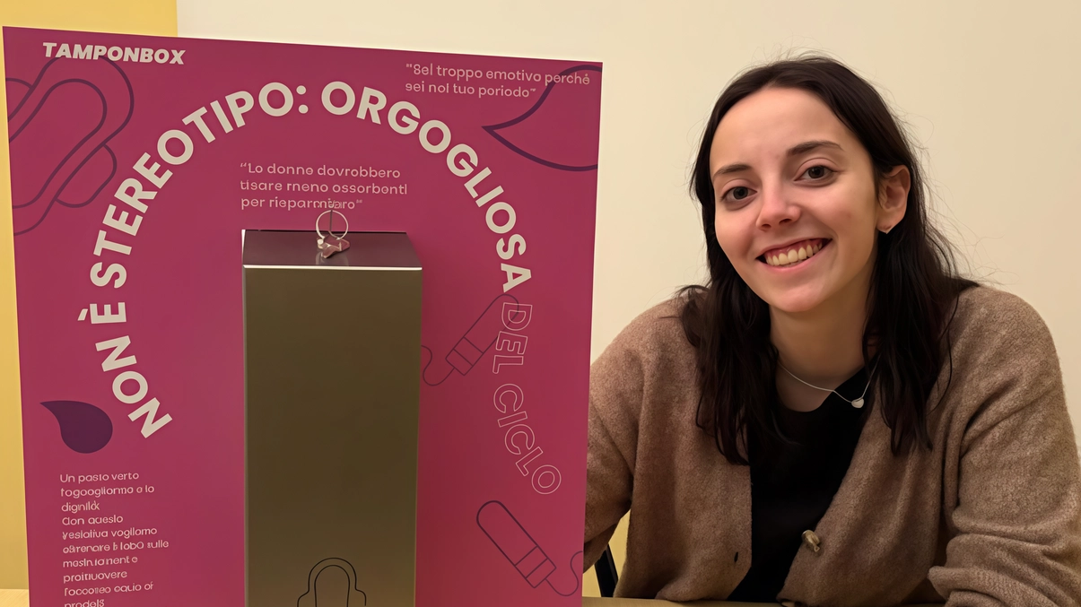 Martina Ricci, consigliera comunale delegata alle Politiche giovanili di San Casciano con il tamponbox che sarà attivo in biblioteca Martina Ricci, consigliera comunale delegata alle Politiche giovanili di San Casciano con il tamponbox che sarà attivo in biblioteca
