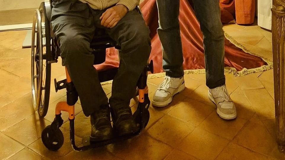 “Piccoli“ cittadini crescono e con un profondo senso civico. E’ il caso di Lorenzo Petruccioli, il giovane che il... “Piccoli“ cittadini crescono e con un profondo senso civico. E’ il caso di Lorenzo Petruccioli, il giovane che il...