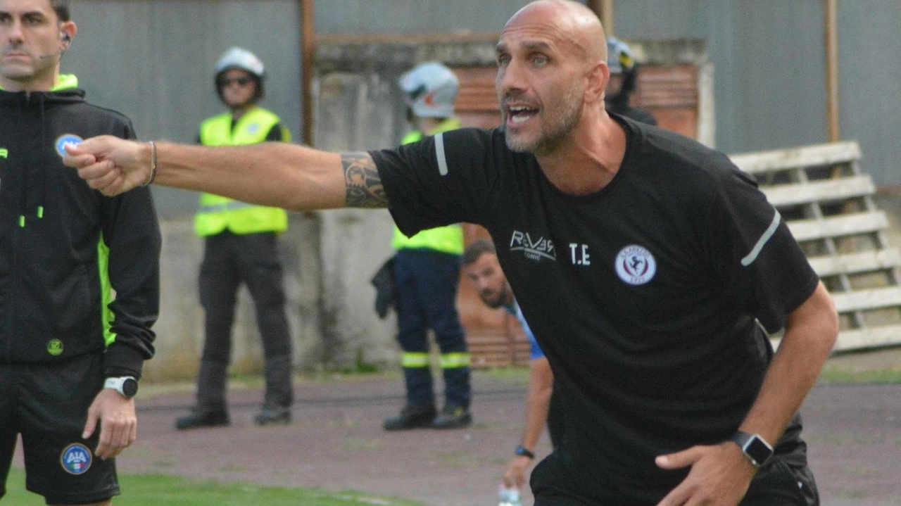 Emanuele Troise, 45 anni, dopo la Ternana prepara la trasferta di Sassari Emanuele Troise, 45 anni, dopo la Ternana prepara la trasferta di Sassari