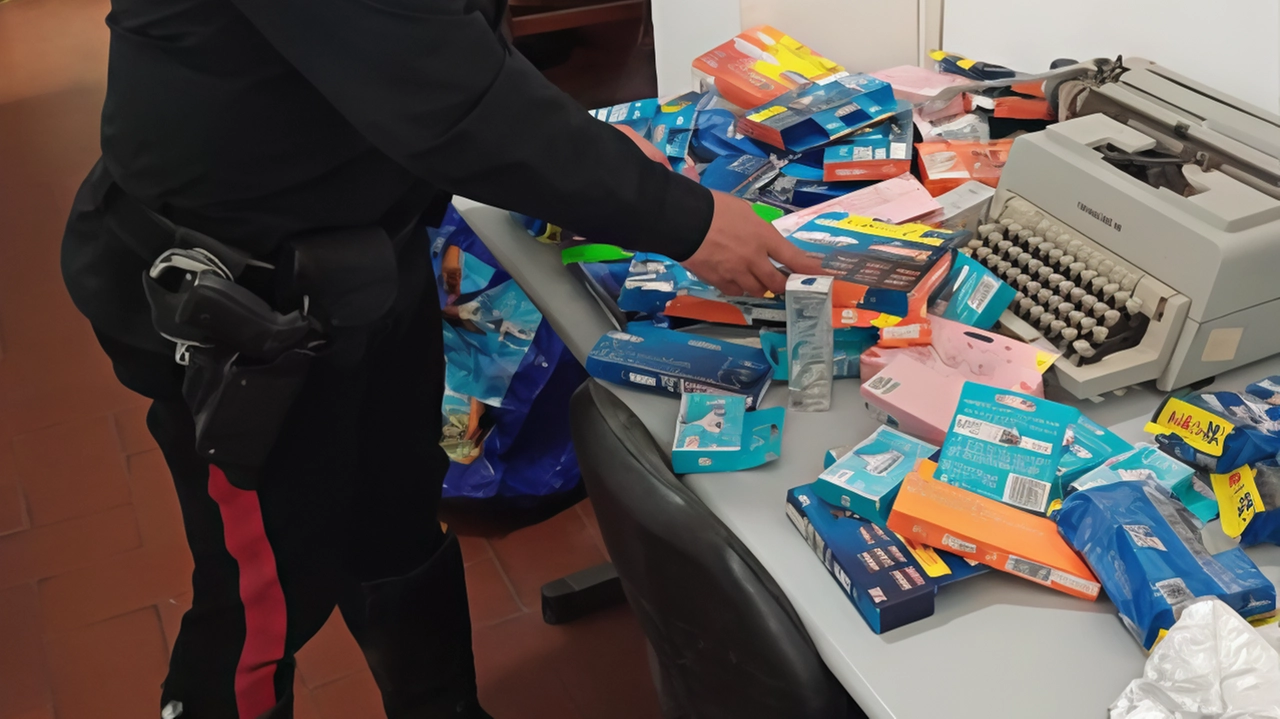 Due persone sono state arrestate in flagranza di reato per furto. È accaduto a Cortona. Si tratta di due uomini...