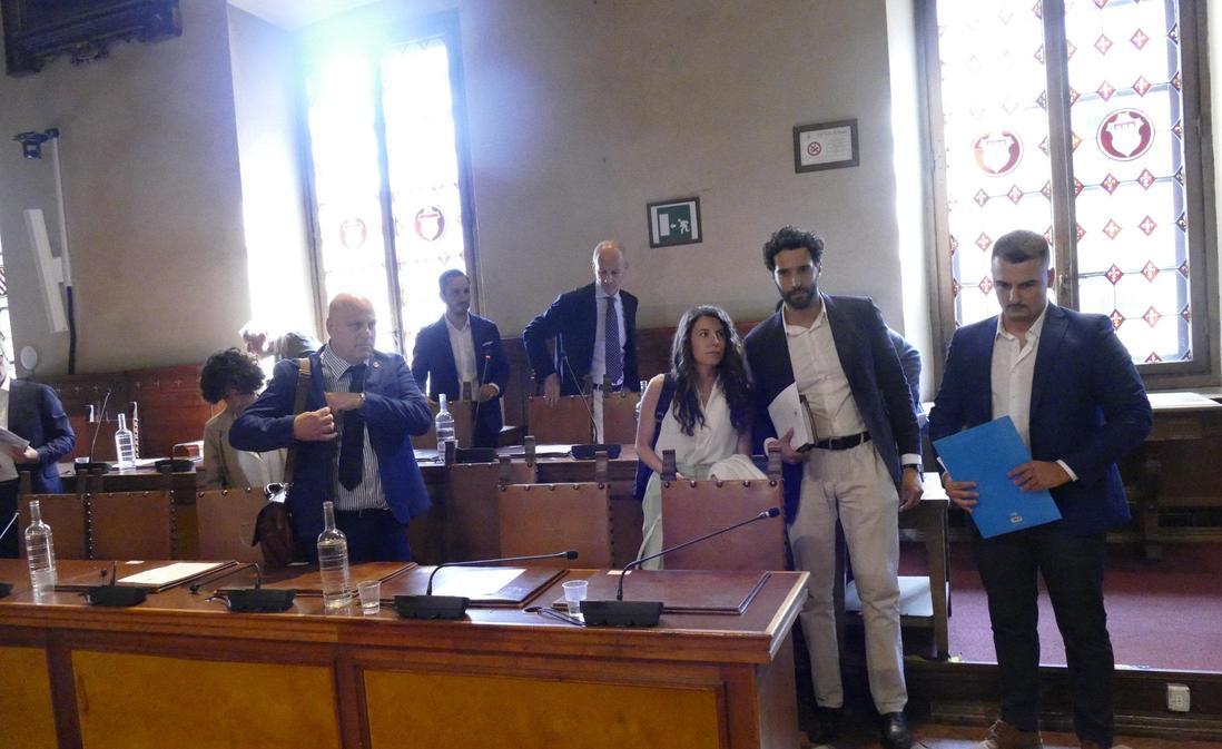 https://www.lanazione.it/image-service/view/acePublic/alias/contentid/YTEwZjRiMjItMGYzNC00/0/pd-unito-solo-contro-lavversario-fdi-vuol-fare-del-caso-prato-la-madre-di-tutte-le-battaglie.jpeg