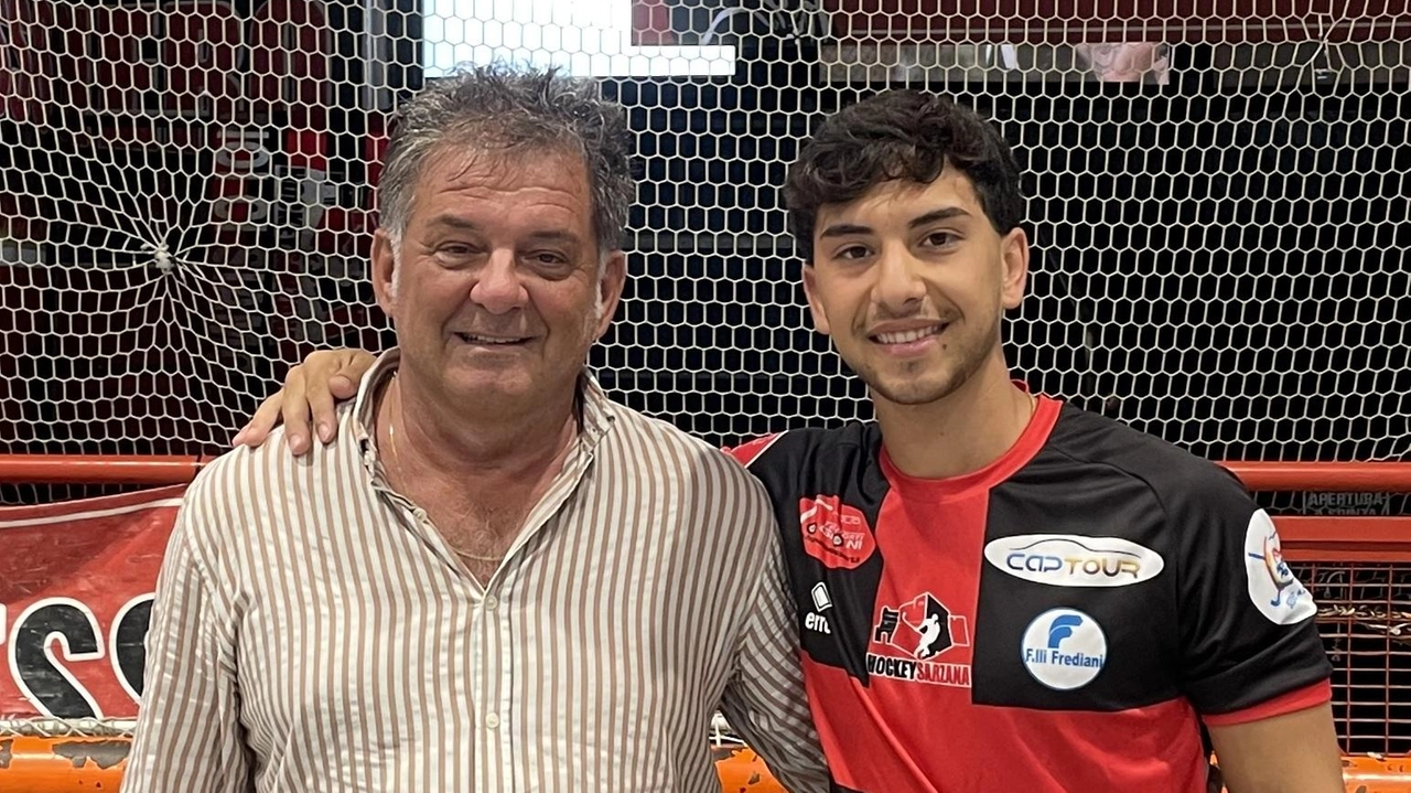 Il presidente Maurizio Corona ha presentato l’argentino Luca Tabarelli. nuovo acquisto rossonero proveniente dal Giovinazzo