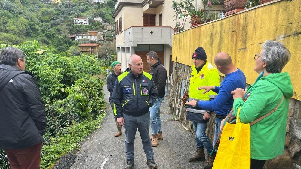 Lorenzetti: "Stanziati 300mila euro per limitare i disagi urgenti". A Massa si torna alla normalità: l’unica strada ’off limits’ è via dell’Uva.