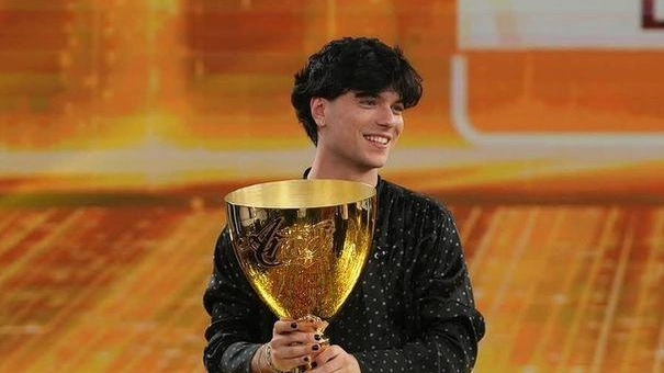 Il cantante TrigNo ha vinto l’ultima edizione di ’Amici’; sarà il primo protagonista di ’Meet&greet’ al centro commerciale I Gigli