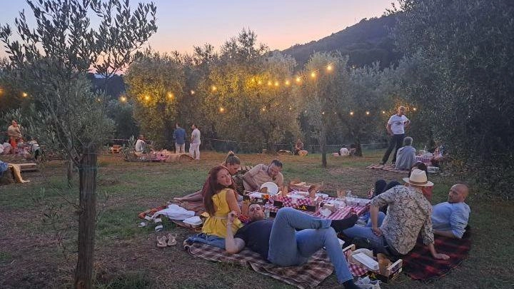 Buon cibo, natura, musica ed arte: questi i tratti dell’evento ’Aperolivi’ Buon cibo, natura, musica ed arte: questi i tratti dell’evento ’Aperolivi’