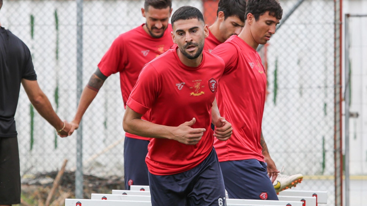 Il terzino destro Luca Calapai