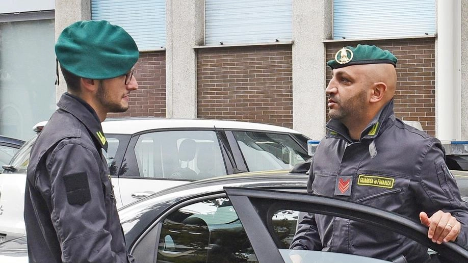 Il trentaduenne beccato a Prato è stato portato in carcere . Il trentaduenne beccato a Prato è stato portato in carcere .