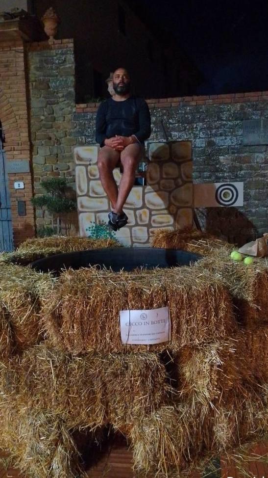 Il volo di Cecco Santi chiude la festa