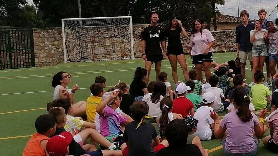 Sono all’ultima settimana i circa settanta bambini e bambine del nuovo Grest (gruppi estivi) al ‘Campino del Prete’ della parrocchia.... Sono all’ultima settimana i circa settanta bambini e bambine del nuovo Grest (gruppi estivi) al ‘Campino del Prete’ della parrocchia....