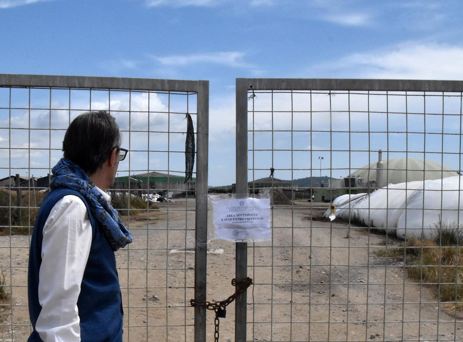 L’inchiesta sul biogas. Nell’impianto fermo iniziato lo svuotamento delle vasche