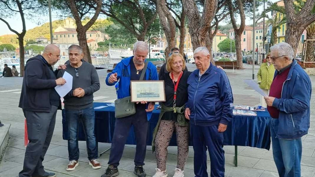 Un momento della cerimonia di premiazione del 39° Paghero d’oro che si è svolta ai giardini pubblici del borgo delle Grazie Un momento della cerimonia di premiazione del 39° Paghero d’oro che si è svolta ai giardini pubblici del borgo delle Grazie