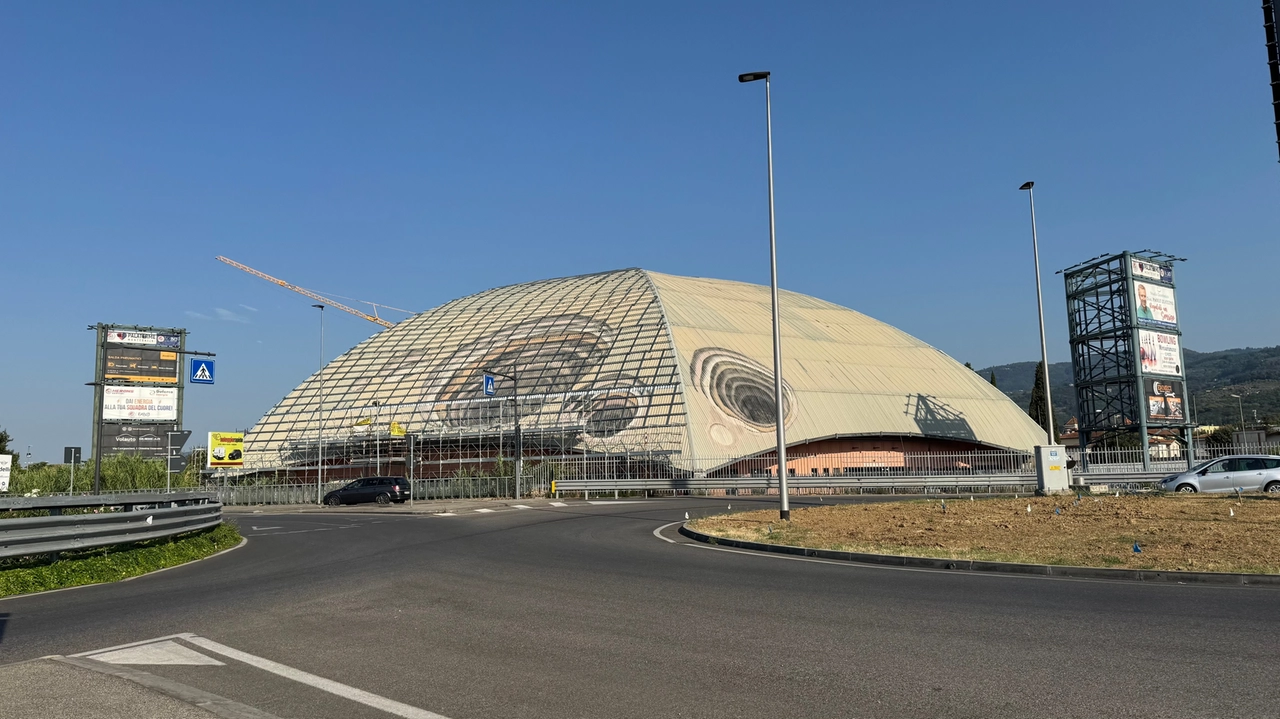 I lavoro di smontaggio del parquet del PalaTerme sono partiti il 22 agosto (Goiorani)
