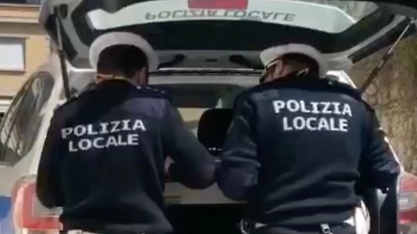 Alla Spezia un latitante 53enne è stato arrestato dalla polizia locale (Foto di repertorio) Alla Spezia un latitante 53enne è stato arrestato dalla polizia locale (Foto di repertorio)