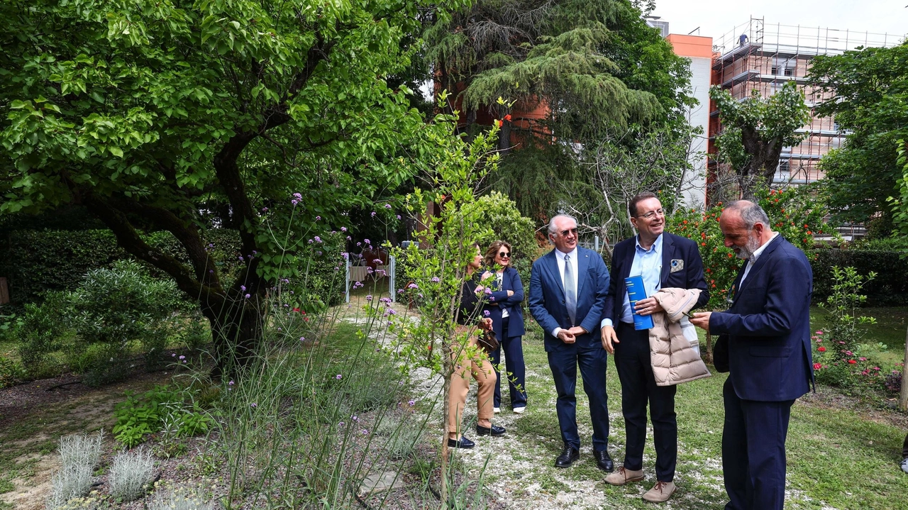 Il giardino terapeutico alla Rsa Chiarugi (Gasperini/FotoGermogli) Il giardino terapeutico alla Rsa Chiarugi (Gasperini/FotoGermogli)
