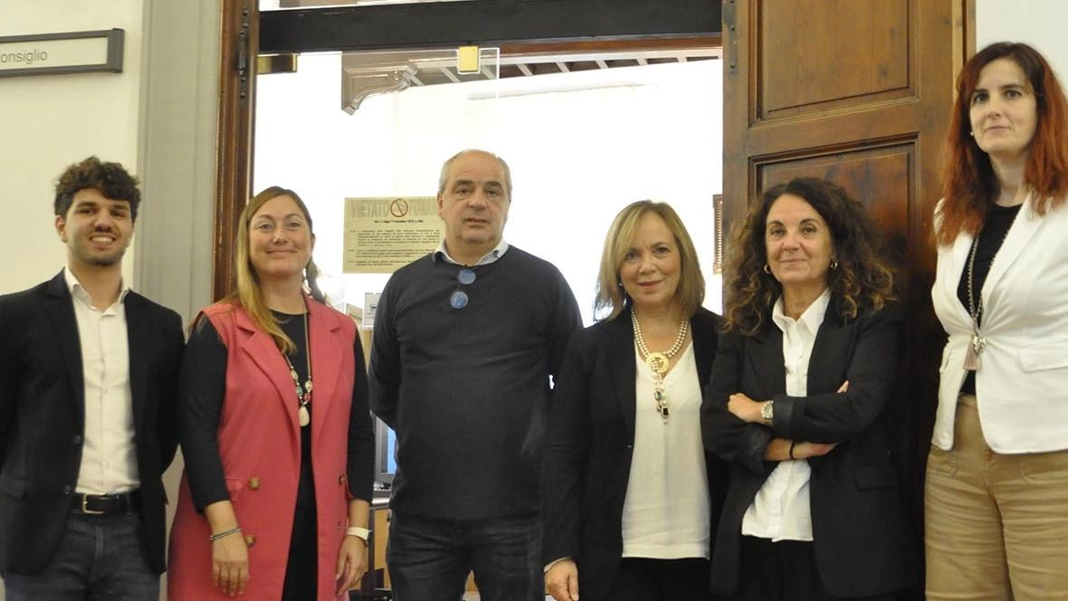 Primi cento giorni dell’amministrazione guidata da Cenni E’ il momento di tracciare un. bilancio di quanto fatto Primi cento giorni dell’amministrazione guidata da Cenni E’ il momento di tracciare un. bilancio di quanto fatto