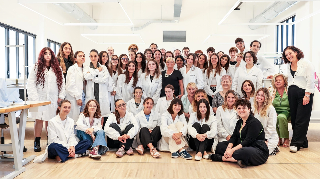 Una foto di gruppo degli studenti protagonisti del corso di formazione Craft-Mi Una foto di gruppo degli studenti protagonisti del corso di formazione Craft-Mi