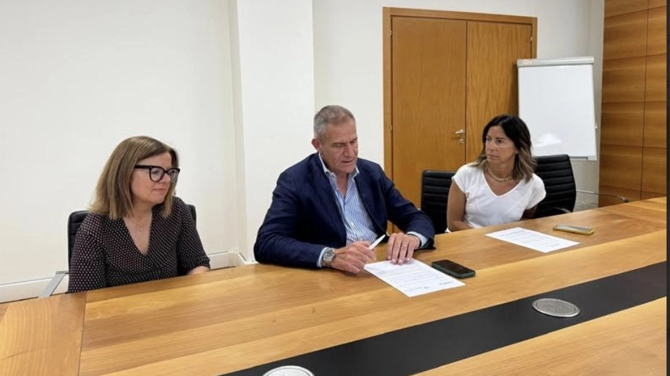 Accordo Estra e Confindustria Accordo Estra e Confindustria