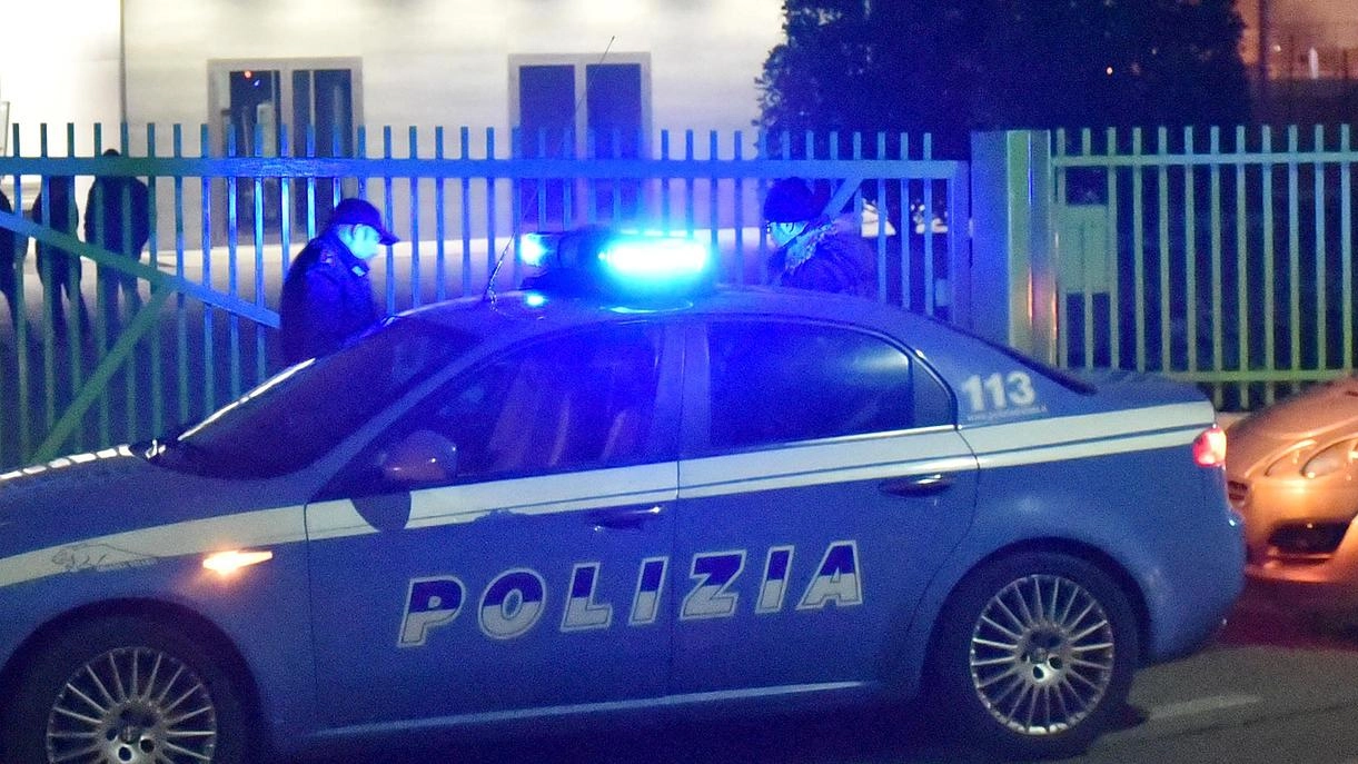 Quando la squadra mobile è arrivata sul posto con la titolare i malviventi erano scappati a mani vuote. Secondo colpo sventato in pochi giorni nel distretto aretino, ma gli imprenditori chiedono più controlli.