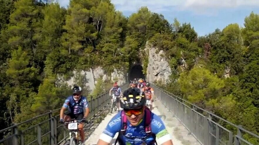 SPOLETO Oltre 2mila sportivi attesi a Spoleto per pedalare e correre sul vecchio tracciato della ferrovia Spoleto-Norcia.... SPOLETO Oltre 2mila sportivi attesi a Spoleto per pedalare e correre sul vecchio tracciato della ferrovia Spoleto-Norcia....