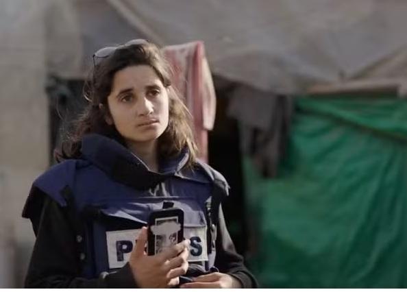 https://www.lanazione.it/image-service/view/acePublic/alias/contentid/YTIwNjA2MGMtNDFhNC00/0/con-gli-occhi-di-rita-da-gaza-al-premio-diari.jpeg?f=1.91:1&w=1200
