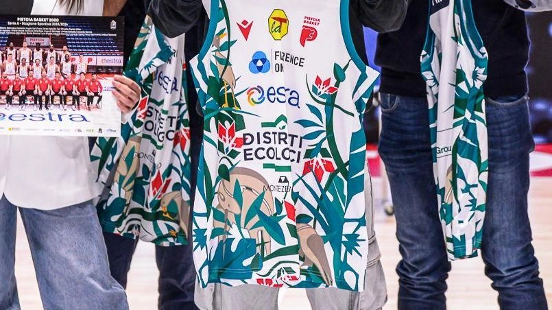 Mariotti non ha ancora 21 anni: è il nuovo social media manager di Pistoia. Il suo legame con la squadra nasce con la realizzazione di una divisa ’speciale’. Mariotti non ha ancora 21 anni: è il nuovo social media manager di Pistoia. Il suo legame con la squadra nasce con la realizzazione di una divisa ’speciale’.