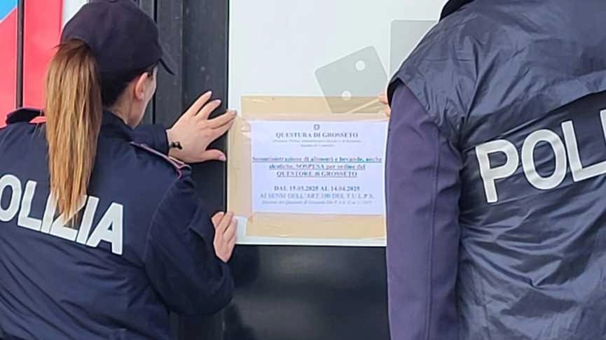 La Polizia di Grosseto ha notificato al titolare del circolo "El Caribe", locale che si trova in via De Barberi... La Polizia di Grosseto ha notificato al titolare del circolo "El Caribe", locale che si trova in via De Barberi...