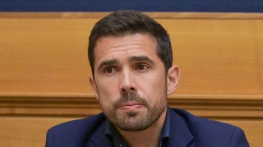 Francesco Michelotti, deputato di Fratelli d’Italia, annuncia che Enac conferma l’investimento su Ampugnano ed è pronto ad affidare la gestione dello scalo a Enac servizi; a breve è atteso l’atto ufficiale con il piano di gestione