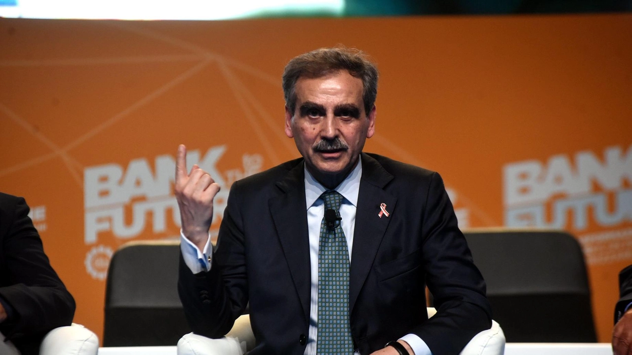 Luigi Lovaglio amministratore delegato del Monte dei Paschi di Siena interviene al Consiglio nazionale della Fabi. sull’offerta lanciata dalla Rocca a Piazza Cuccia Luigi Lovaglio amministratore delegato del Monte dei Paschi di Siena interviene al Consiglio nazionale della Fabi. sull’offerta lanciata dalla Rocca a Piazza Cuccia
