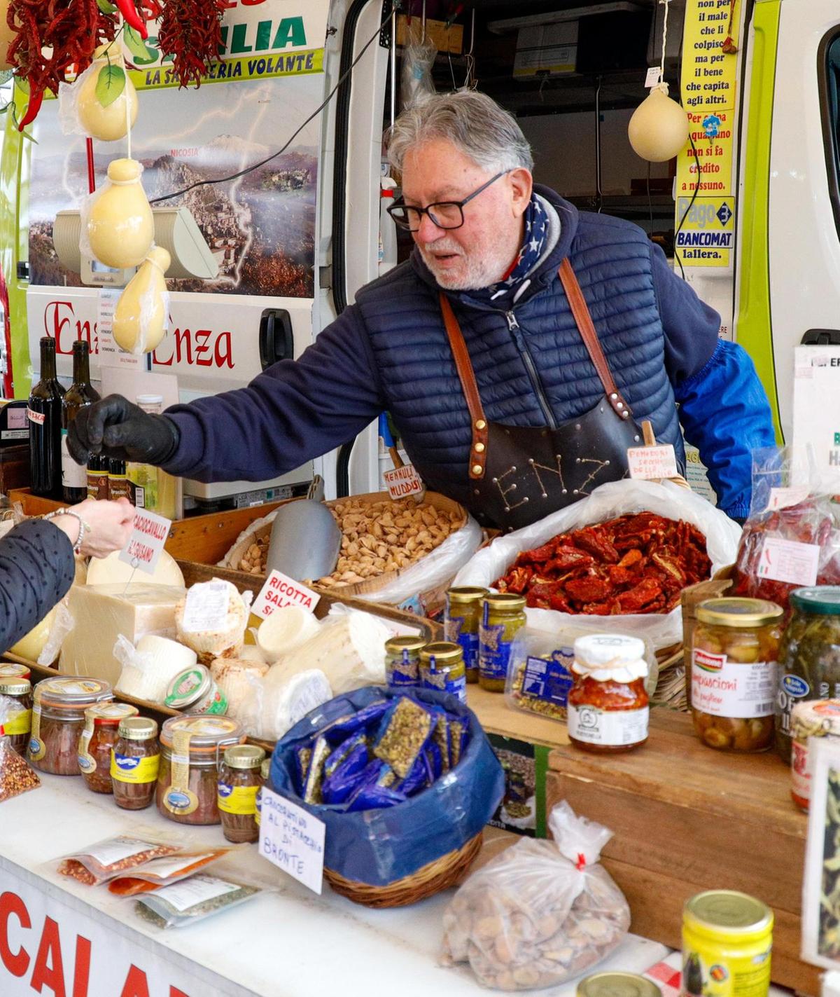 Torna la fiera d’agosto. Alcune attrazioni in piazza del Mercato Torna la fiera d’agosto. Alcune attrazioni in piazza del Mercato