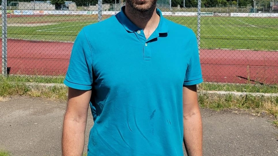 Tra coloro che sono intervenuti a salutare i biancorossi all’inizio della loro preparazione c’era anche Valerio Peruzzi (nella foto), assessore... Tra coloro che sono intervenuti a salutare i biancorossi all’inizio della loro preparazione c’era anche Valerio Peruzzi (nella foto), assessore...