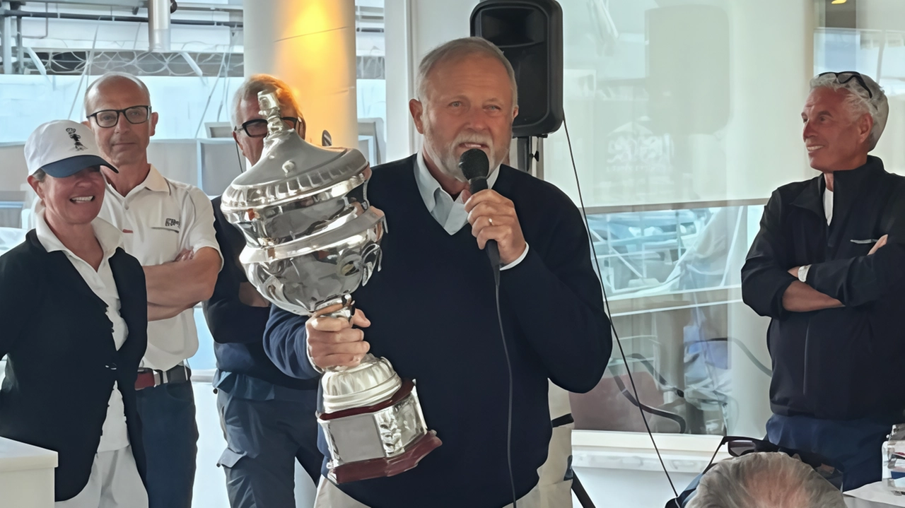 Giorgio, Filippo e Andrea Vanelo vincono il Trofeo Challenger e 'Le Vele d’Epoca' nel Golfo della Spezia. Giorgio, Filippo e Andrea Vanelo vincono il Trofeo Challenger e 'Le Vele d’Epoca' nel Golfo della Spezia.