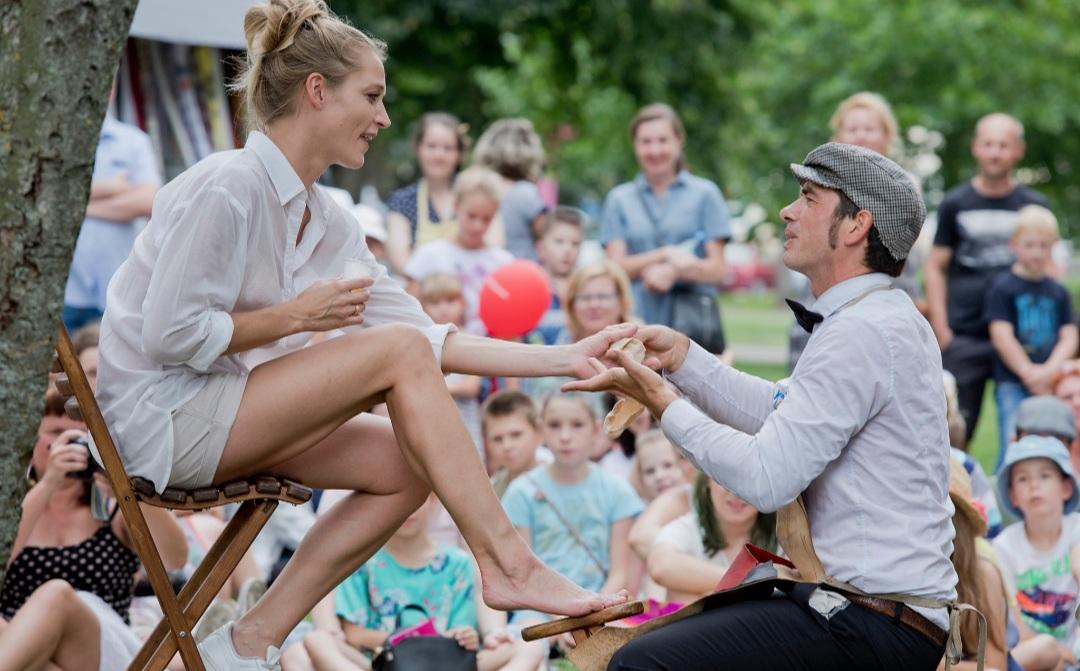 In Toscana arriva Shoeshine, il ‘lustrascarpe teatrale’ a suon di musica