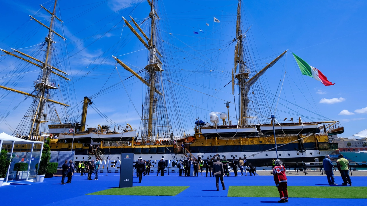 Da oggi fino alll’8 giugno Nave Amerigo Vespucci è a Livorno ormeggiata al Molo Capitaneria Da oggi fino alll’8 giugno Nave Amerigo Vespucci è a Livorno ormeggiata al Molo Capitaneria
