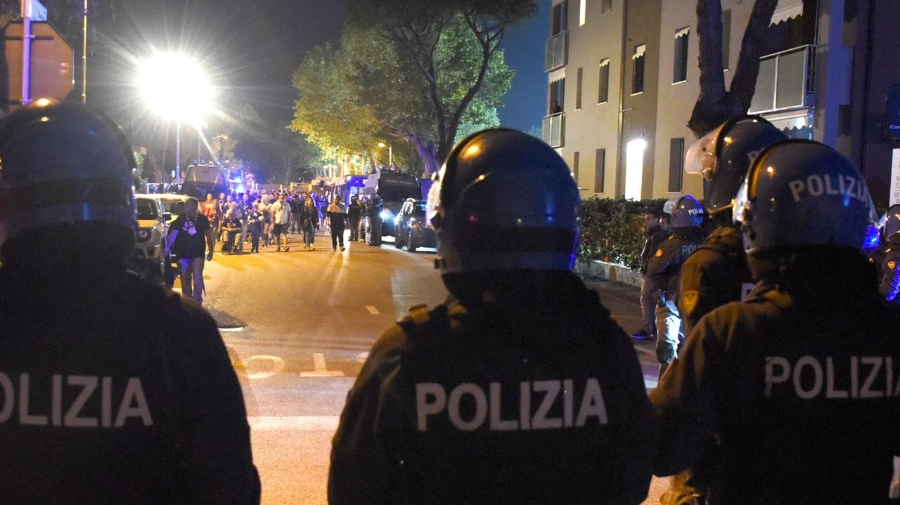 I due tifosi lucchesi avevano ricevuto il daspo per 5 anni (Foto Archivio) I due tifosi lucchesi avevano ricevuto il daspo per 5 anni (Foto Archivio)