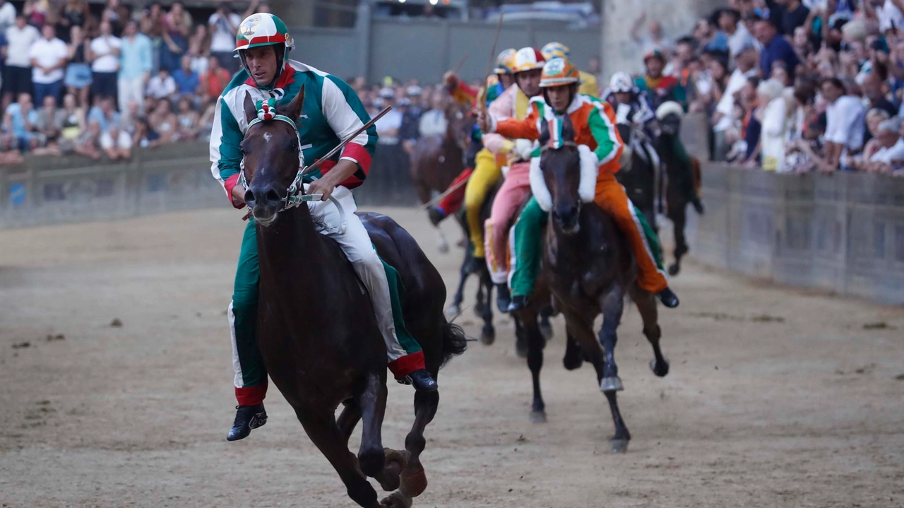 Tittia in testa alla curva del primo Casato: per Atzeni e l'Oca una grande vittoria